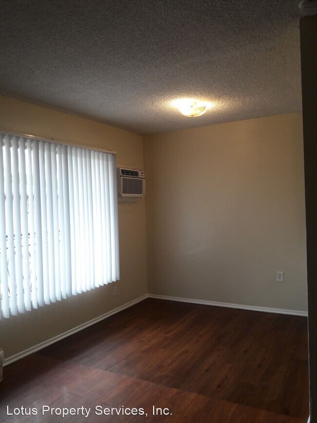 Foto del edificio - 1079-1089 N Summit Ave