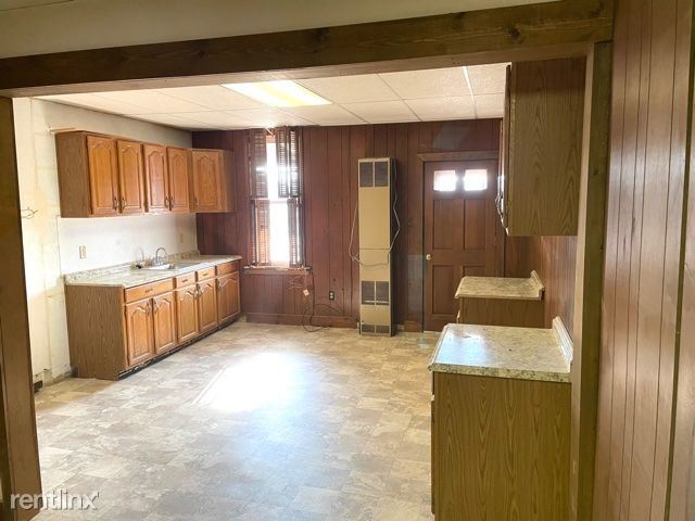 Building Photo - 4 br, 2 bath 4plex - 17 S 2nd St