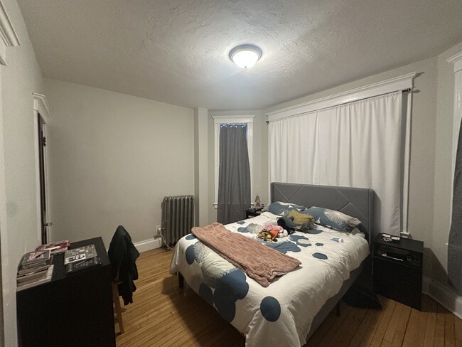 Foto del edificio - 12 Farrington Ave