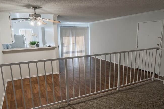 Building Photo - 1255 N Orange Dr
