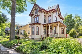 Building Photo - 16 Lincoln Ave