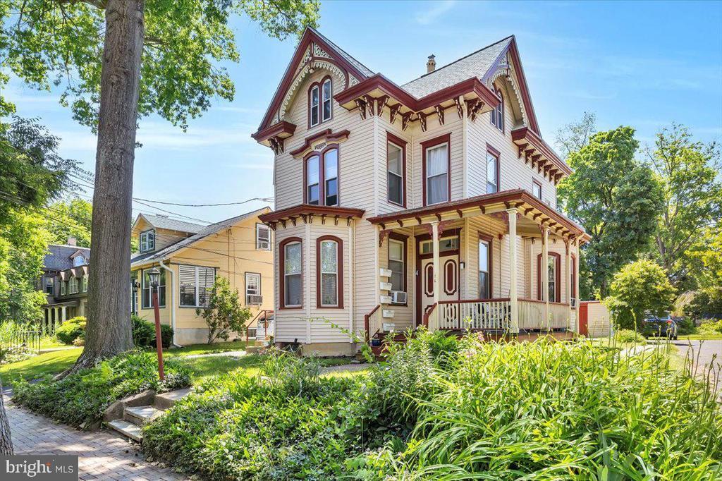 Primary Photo - 16 Lincoln Ave