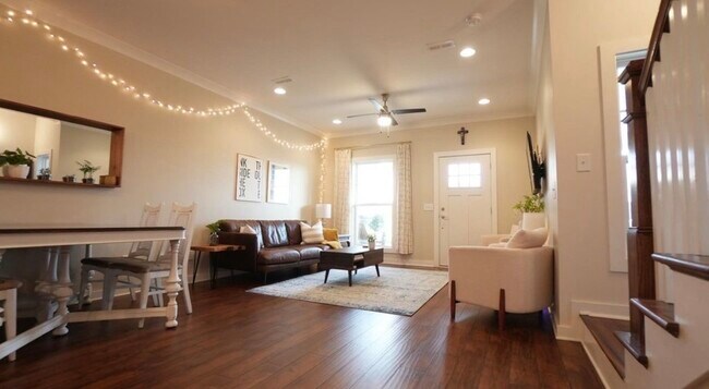 Foto del edificio - 973 Ashland Place Dr