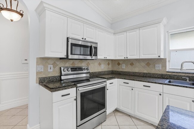 Foto del edificio - 7607 Colony Lake Dr