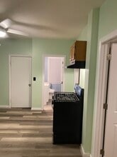 Building Photo - 8 Orchard St