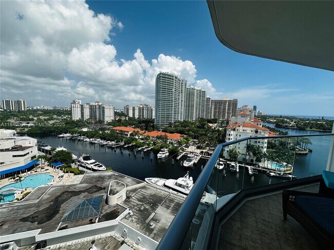 Building Photo - 19707 Turnberry Way