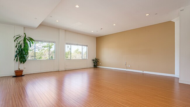 Foto del edificio - 2222 Pico Blvd
