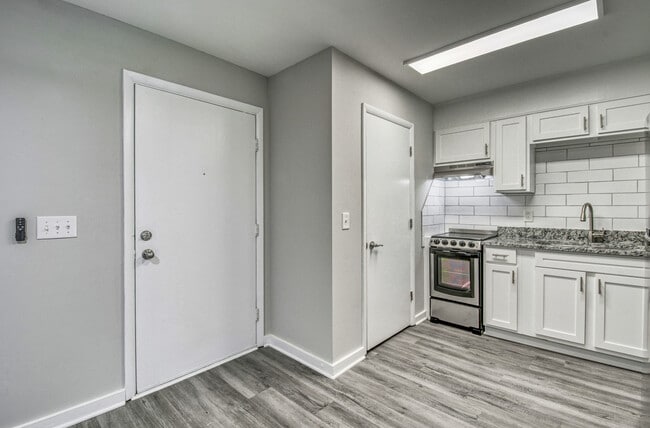 1-Bedroom Premier Entry - Village Green Apartment Homes