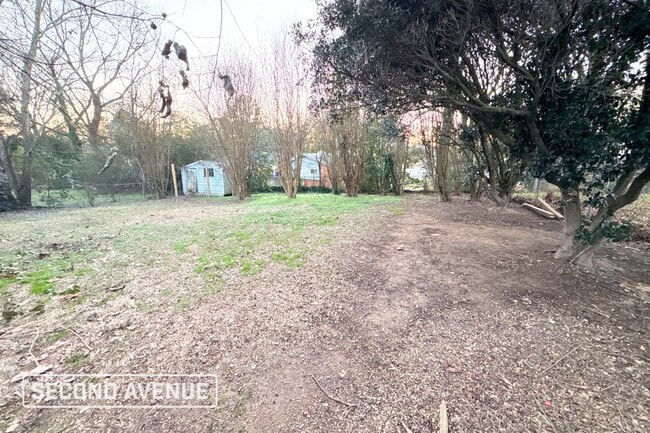 Building Photo - 1226 Oakwood St