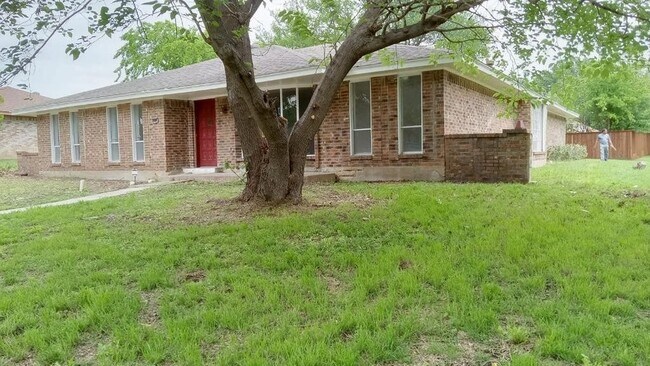 Foto del edificio - 1140 Shadywood Ln