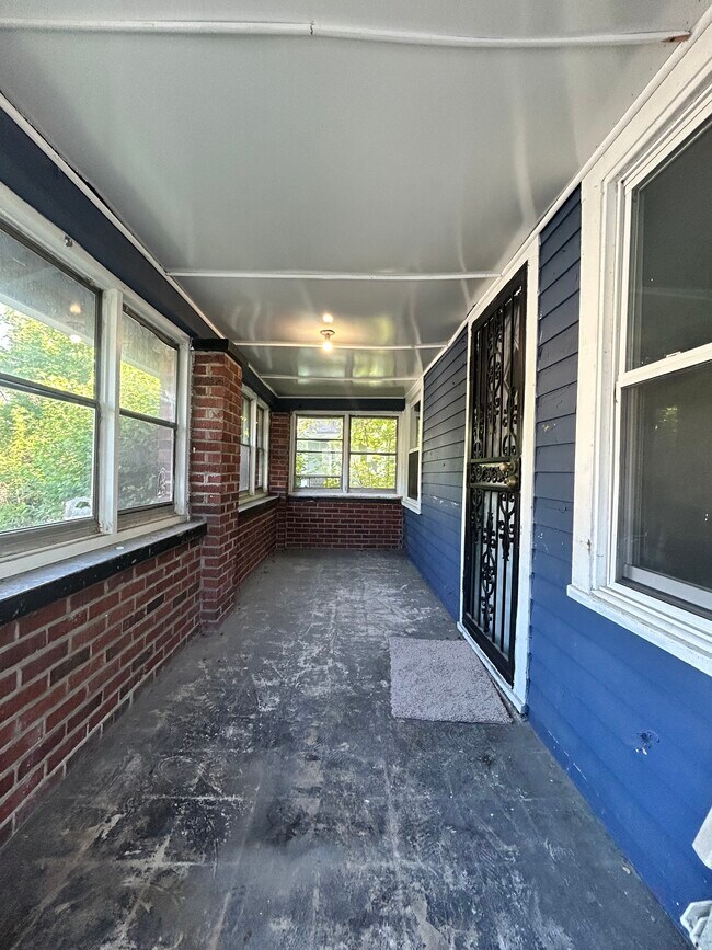 Building Photo - 2949 Adams St