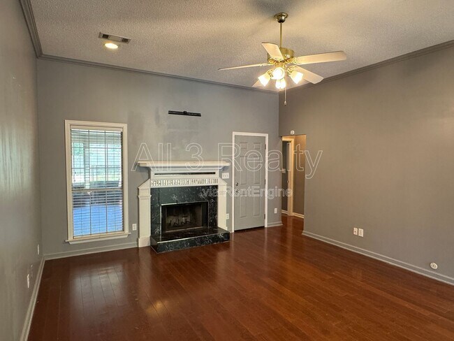 Foto del edificio - 6272 Deerwood Dr