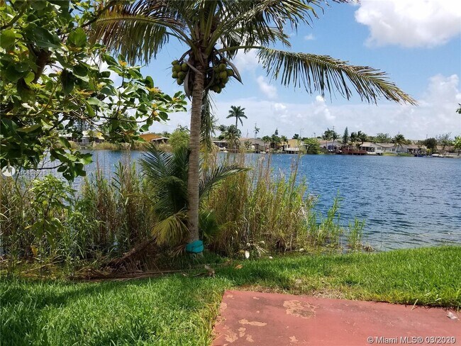 Foto del edificio - 5510 SW 25th Ave