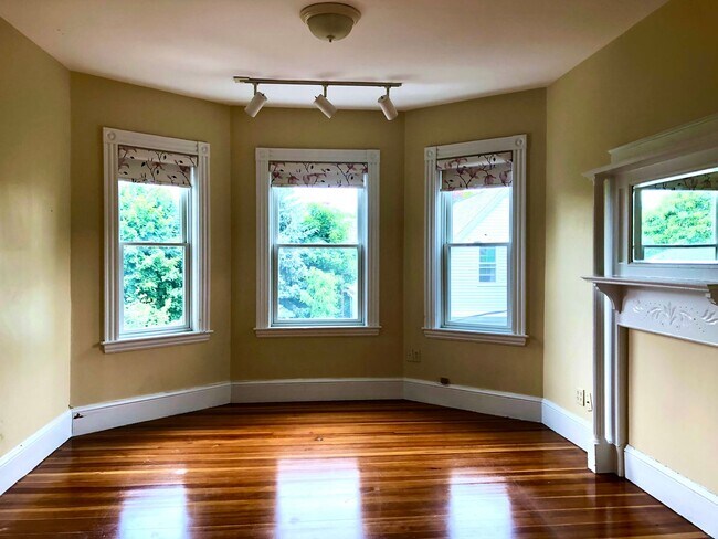 Foto del edificio - Gorgeous 2 bedroom near Harvard & Porter!