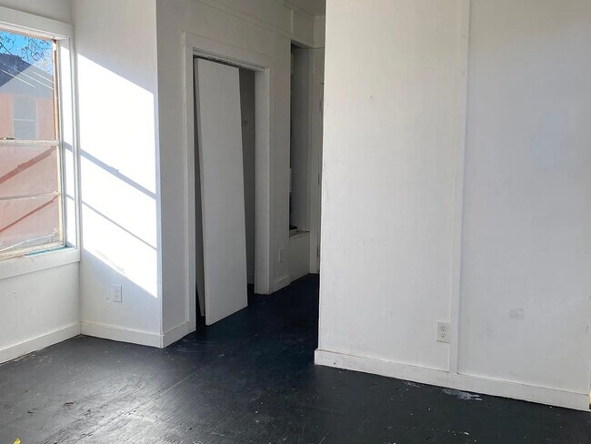 Foto del edificio - 109 Nancy Pl.