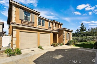 Building Photo - 309 W Via Rua Flores