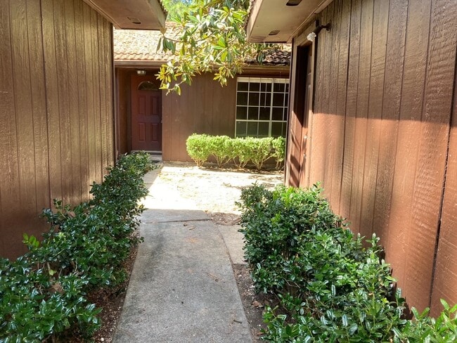 Foto del edificio - 5535 Ashgate Dr