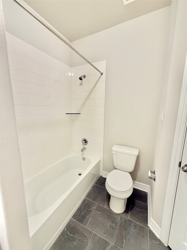 Foto del edificio - 15810 Tullich Knl Dr