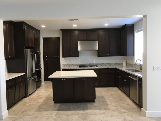 Building Photo - 2608 Lighthouse Ln