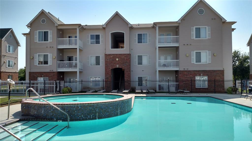 Primary Photo - 2200 Classen Blvd