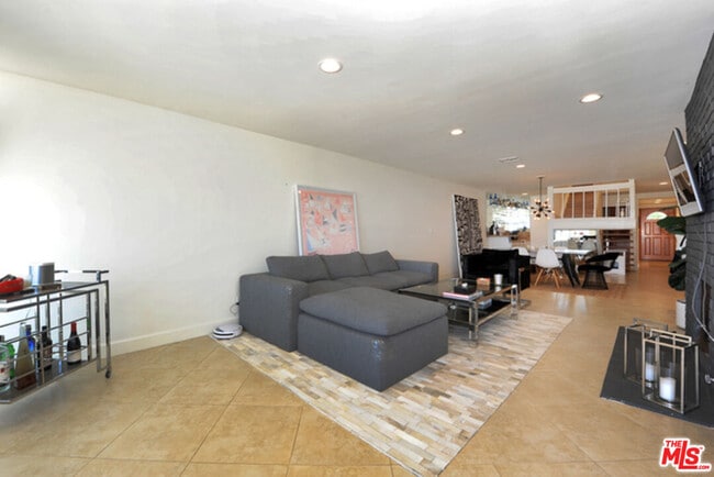 Building Photo - 4 Lighthouse St