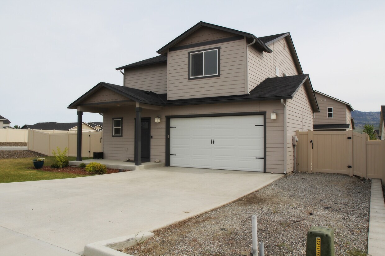 2238 2nd St SE, East Wenatchee, WA 98802 House Rental in East