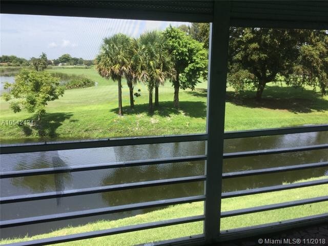 Foto principal - 2441 SW 82nd Ave