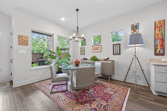 Building Photo - 9979 Pebble Glen Dr