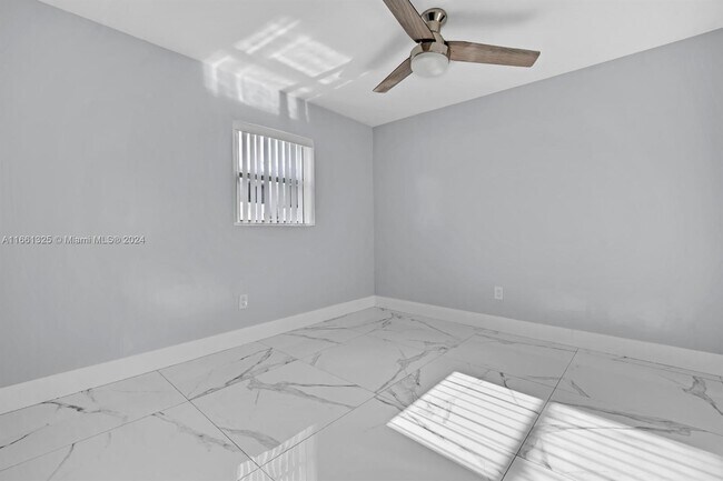 Foto del edificio - 4732 NW 168th Terrace