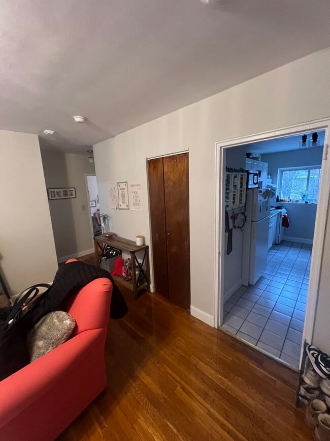 Building Photo - Amazing Student 2 Bed