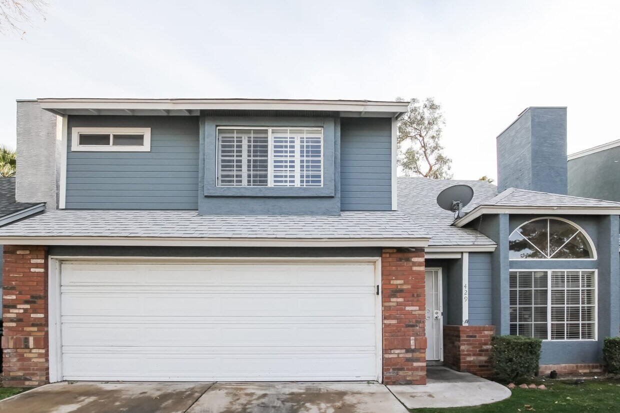 Foto principal - 429 W Renee Dr