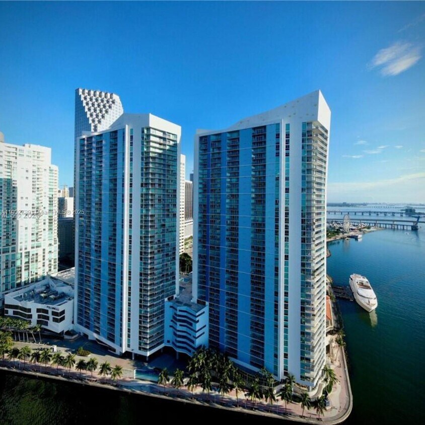 Foto principal - 335 S Biscayne Blvd