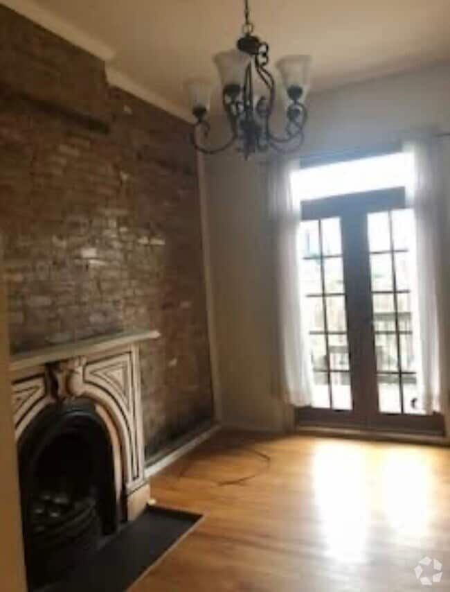 Building Photo - 356 Hamilton St