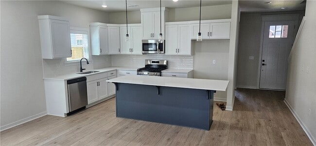 Building Photo - 6005 SW Coywolf St