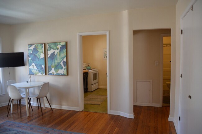 Building Photo - 330 S Howes St