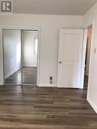 Photo du bâtiment - 410 Becker Rd