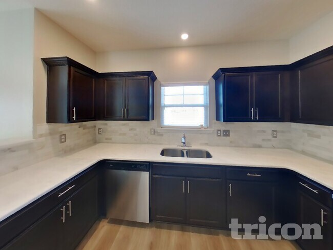 Building Photo - 415 Middleton Ln