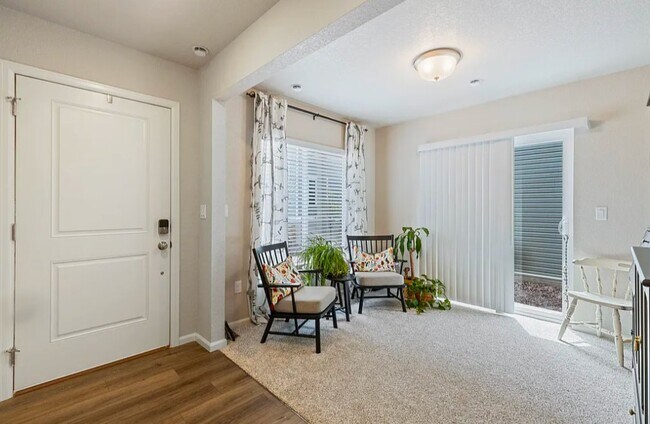 Foto del edificio - 9440 Oro City Loop