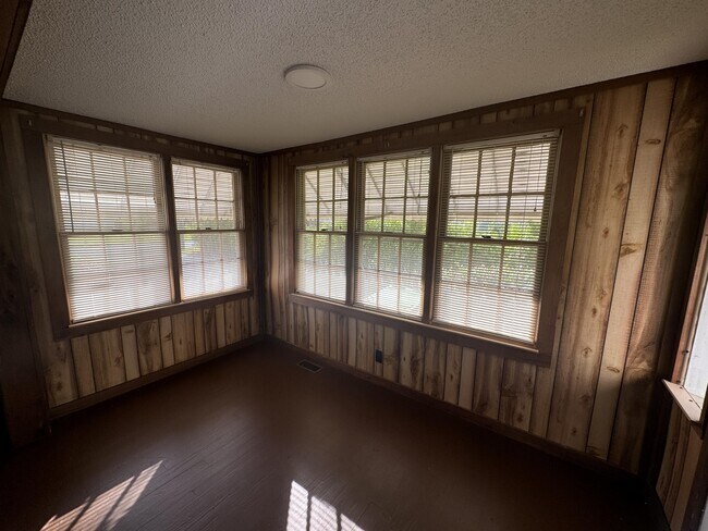 Foto del edificio - 405 McArthur Blvd