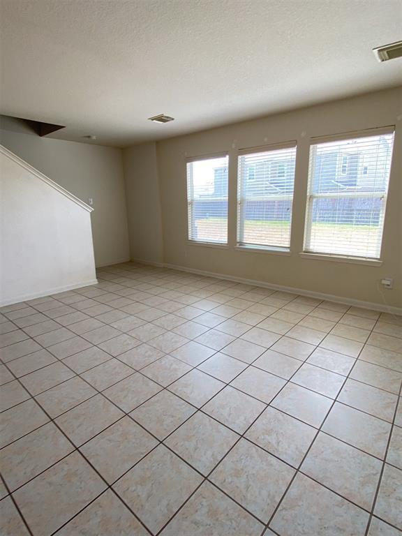 Building Photo - 20739 Tealbrook Dr