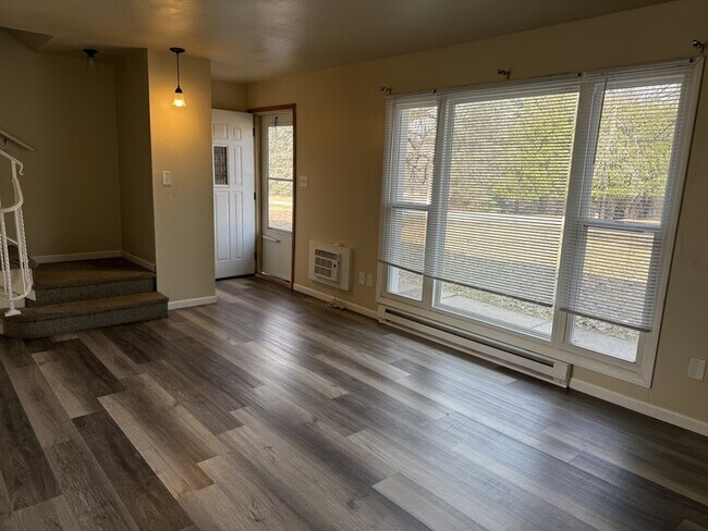 Foto del edificio - 715 S Timmers Ln