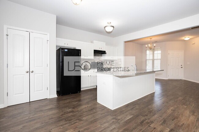 Building Photo - 156 Daisy Cir