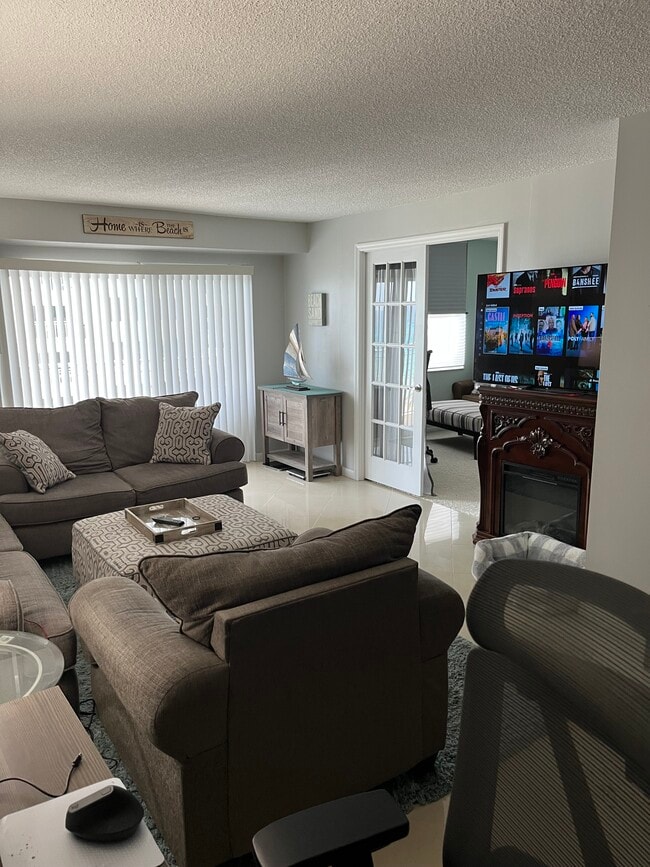 Living Room - 3215 S Ocean Blvd