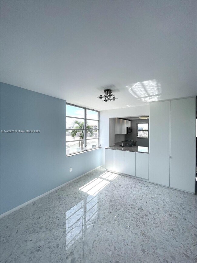 Building Photo - 8000 Harding Ave