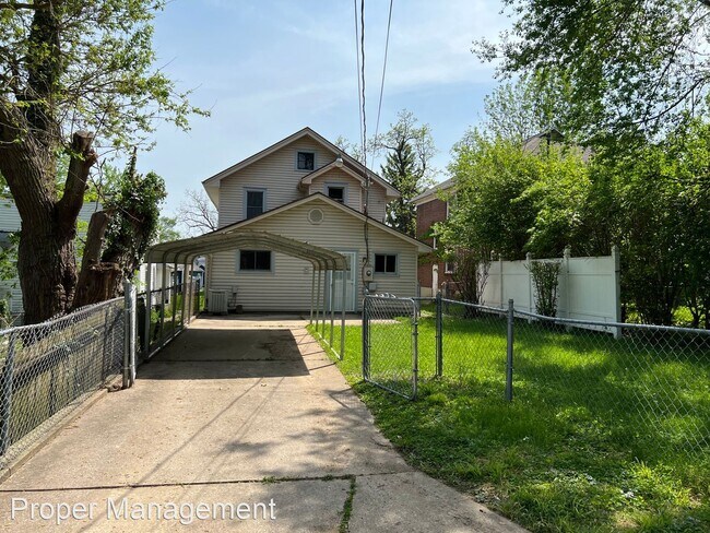 Building Photo - 4 br, 2 bath House - 723 W Fairview Ave