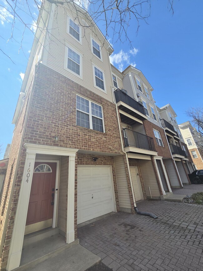 Foto del edificio - 1604 Post Oak Dr