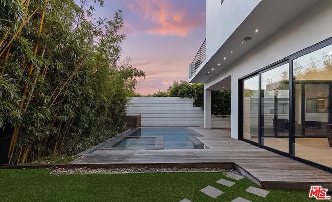 Photo - 748 N Detroit St House