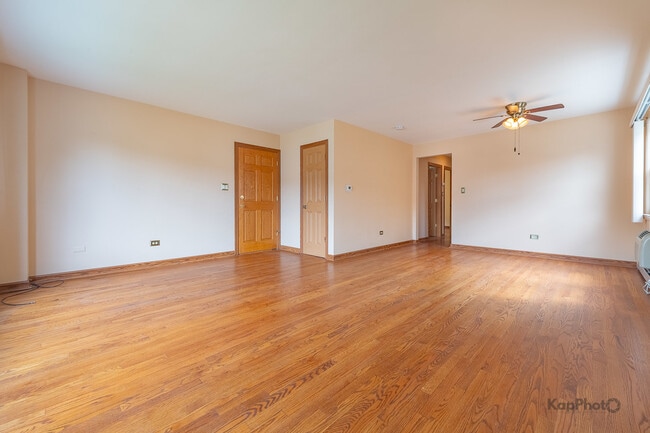 Building Photo - 8465 W Berwyn Ave