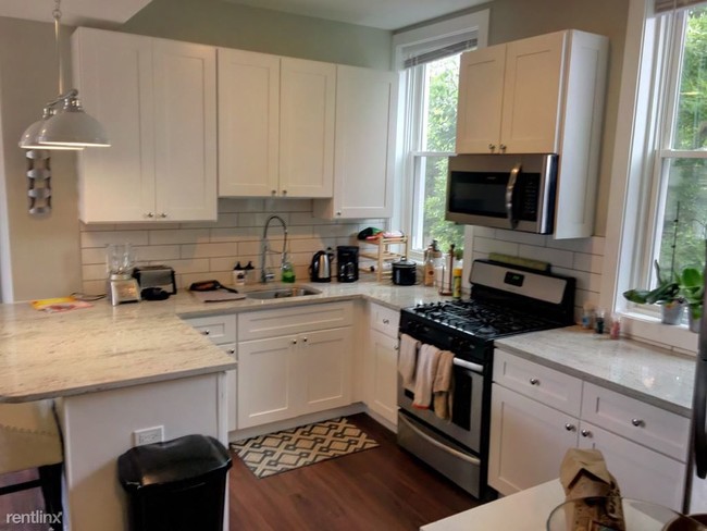 Foto del edificio - 3 br, 2 bath Condo - 733 W Oakdale Ave Apt 2E