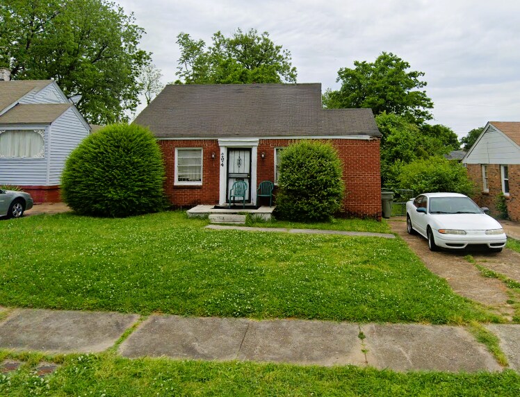 Primary Photo - 294 W Burdock Ave